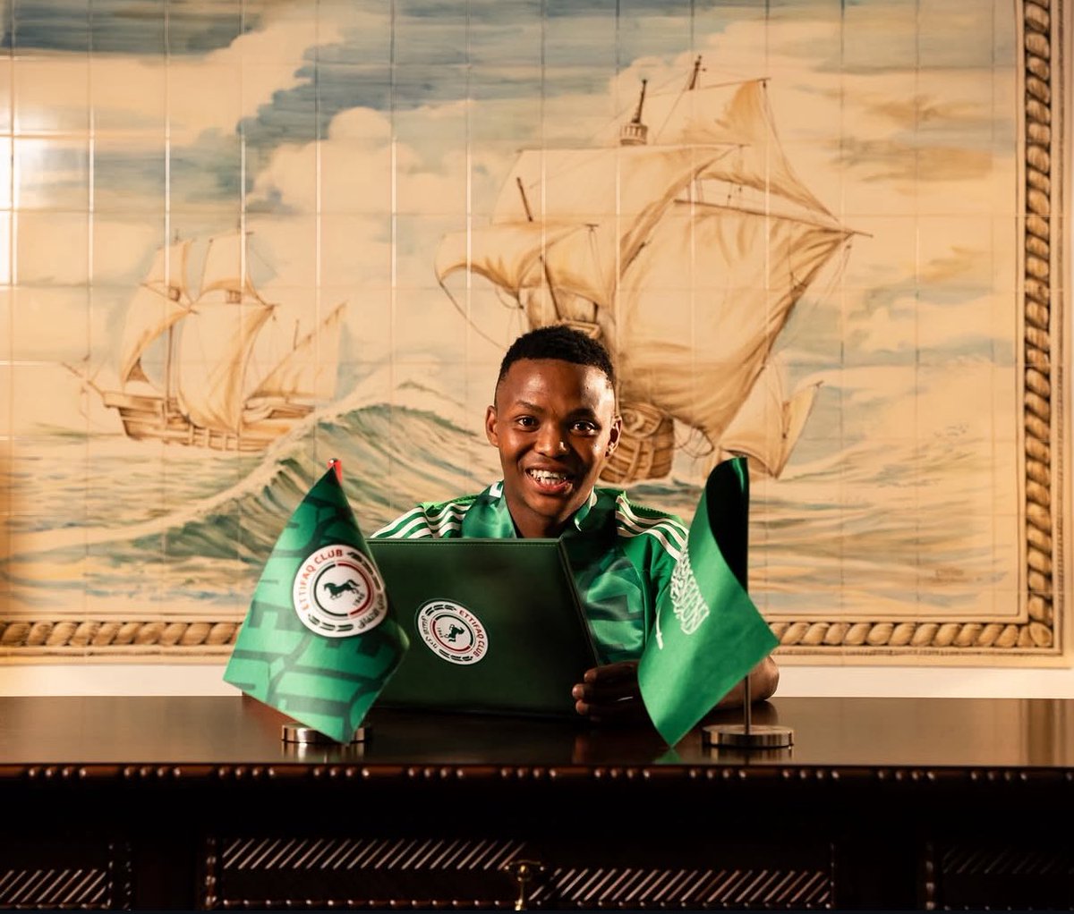 ريان الدوسري (@_rdoss96) on Twitter photo 🚀 Excited to share that Mohau Nkota 🇿🇦 (20) joined Ettifaq in a smart move!
Transfer fee: $1.4 million
Annual salary (with bonuses): $430K
Total investment: $1.83 million
Looking forward to seeing him shine and grow in the Saudi Pro League!
#Ettifaq #Nkota #SaudiProLeague 🚀 Excited to share that Mohau Nkota 🇿🇦 (20) joined Ettifaq in a smart move!
Transfer fee: $1.4 million
Annual salary (with bonuses): $430K
Total investment: $1.83 million
Looking forward to seeing him shine and grow in the Saudi Pro League!
#Ettifaq #Nkota #SaudiProLeague