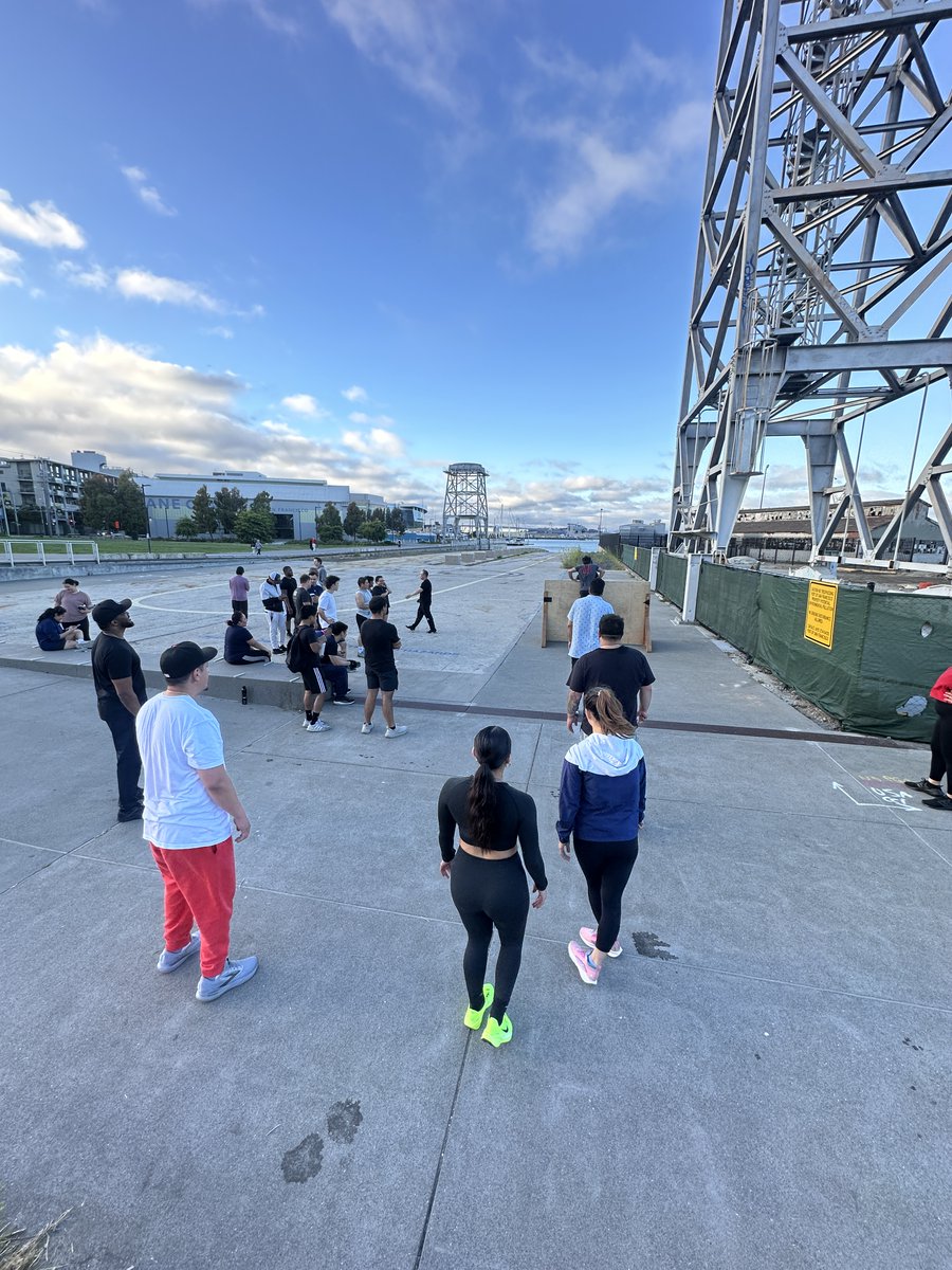 JoinSFPD's tweet image. Great turnout last night! We host workout sessions every Wednesday for applicants looking to prepare for the physical demands of the academy.
Are you an applicant or interested in joining the SFPD? Find our resources we offer below!
🔗 linktr.ee/JoinTheSFPD