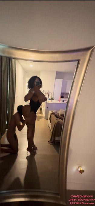Watch _CURVYGIRLROXIE's leaked NSFW photo on TwXstars