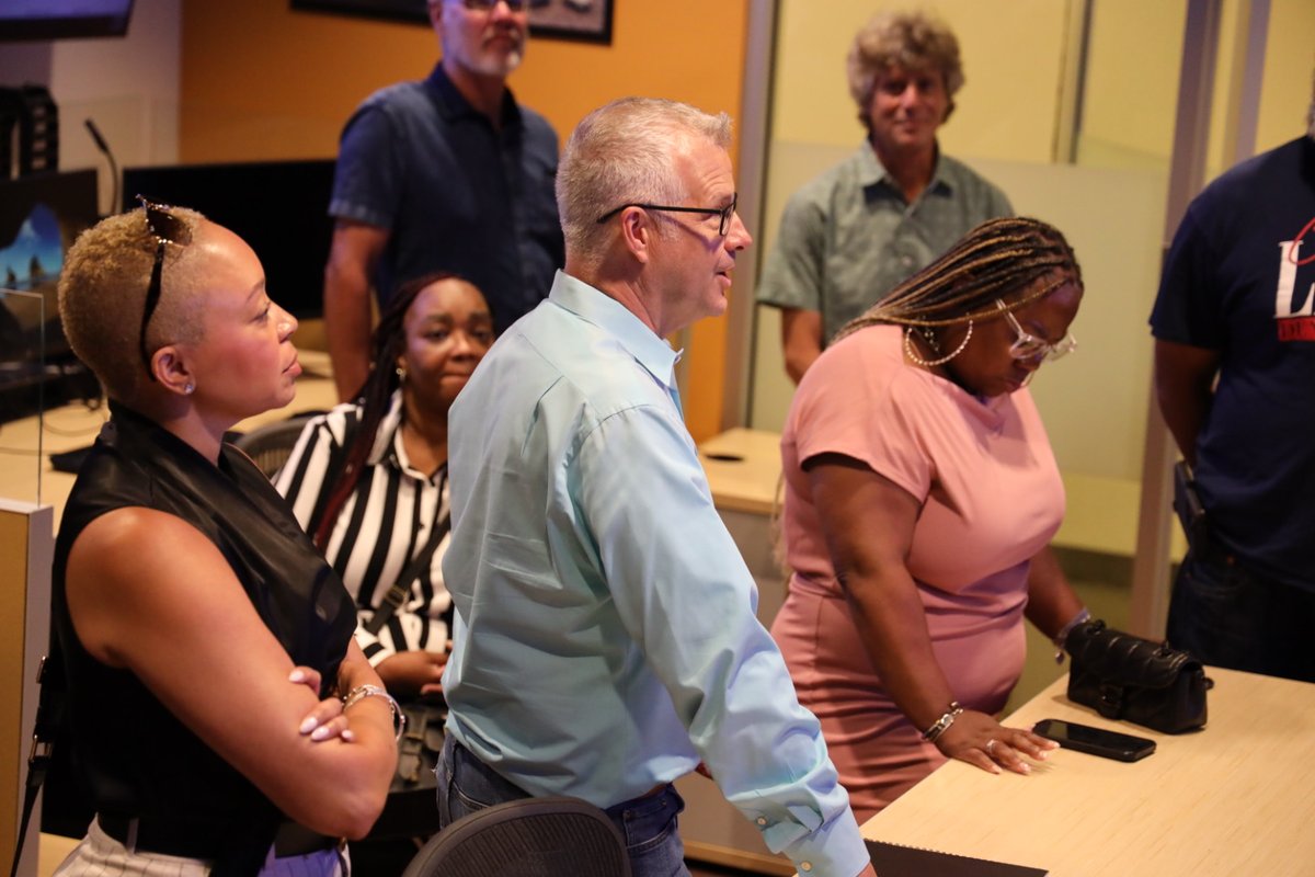 OUC_DC's tweet image. This week, Baltimore 911 and partners visited the Office of Unified Communications for an Operations tour, Sim Lab demonstration, and discussions around new and emergency technologies and center consolidation.