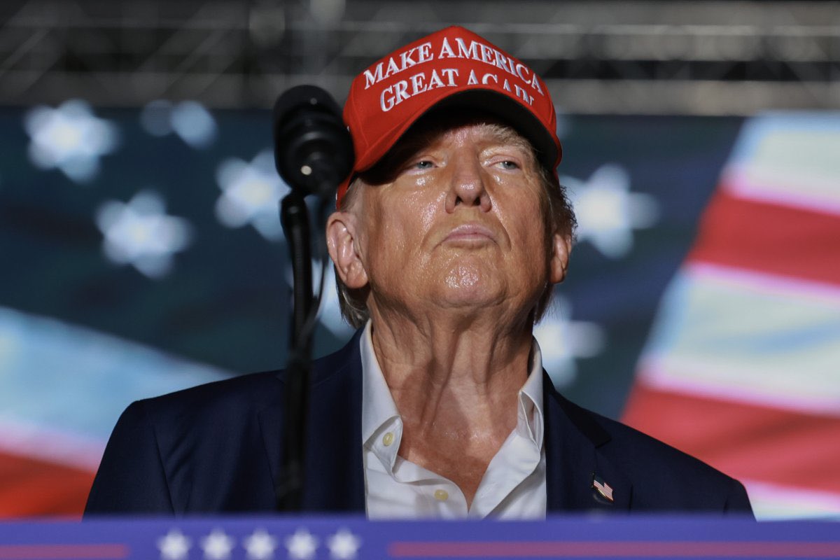 🚨 BREAKING: Ultim'ora: Presidente Trump diagnosticato con una condizione cronica della circolazione sanguigna.