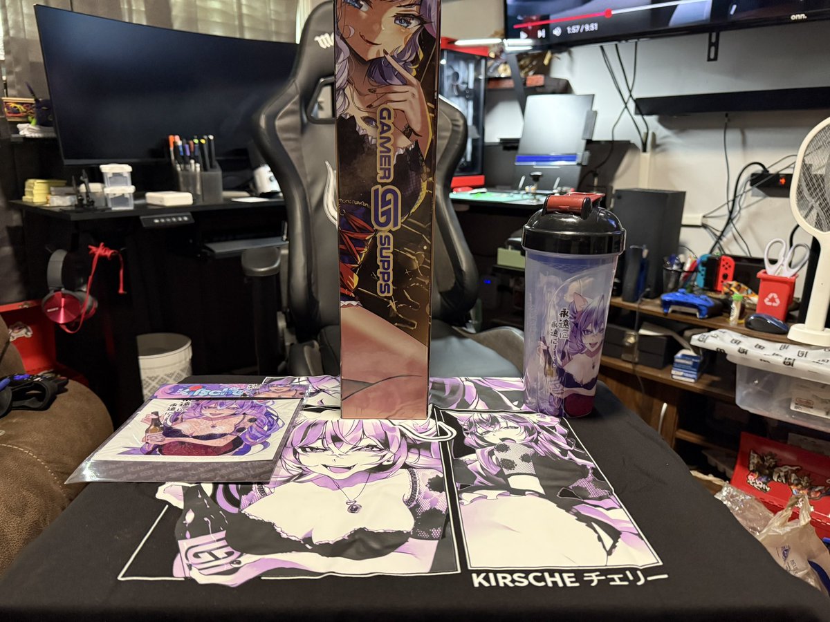 I got my <a href="/KirscheVerstahl/">Kirsche 🥥 🧁</a> merch from <a href="/GamerSupps/">Gamer Supps®</a> today!!!!