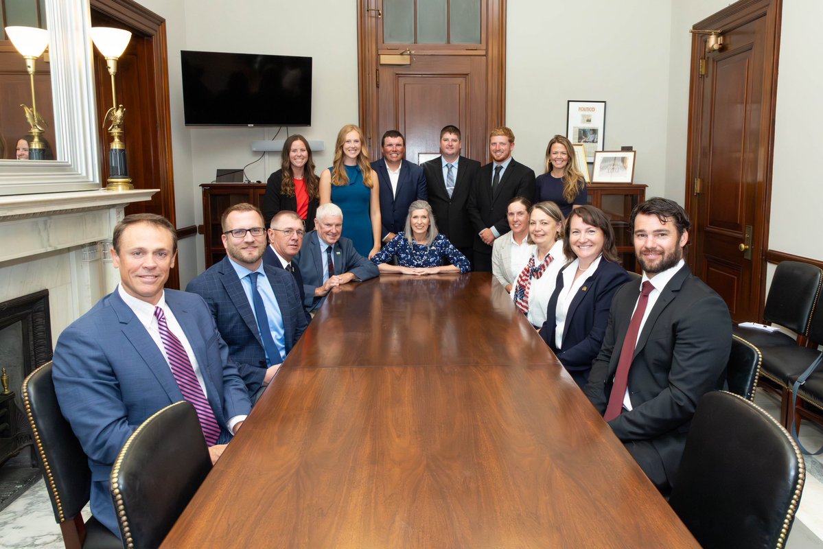 Our ag community showed up in full force this week!
 
Glad to have some productive conversations with <a href="/IowaFarmBureau/">Iowa Farm Bureau</a>, <a href="/EthanolRFA/">Renewable Fuels Association</a>, and <a href="/IowaSoybeans/">IowaSoybeans</a>.