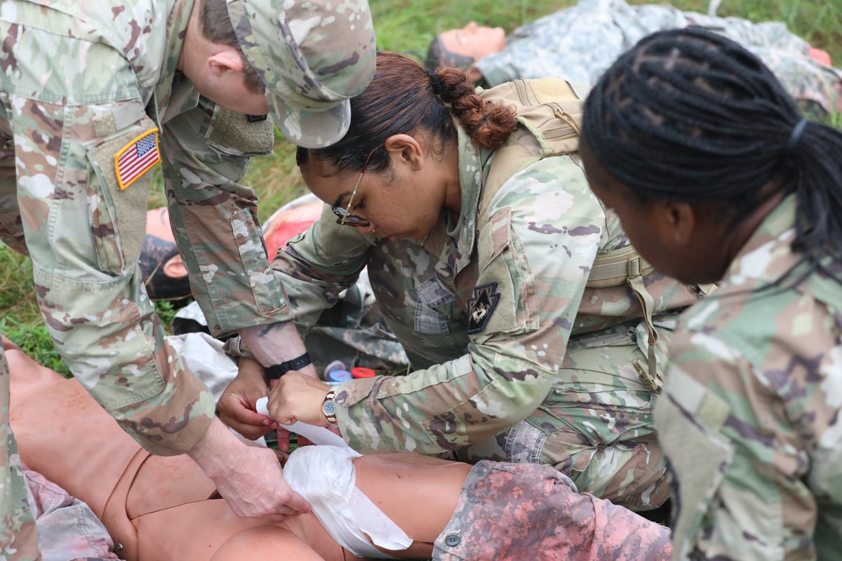 PANationalGuard's tweet image. Soldiers assigned to the 108th Medical Company Area Support, 213th Regional Support Group recently conducted a comprehensive field medical exercise at Fort Indiantown Gap.
Story here: pa.ng.mil/Site-Managemen…
📷: Capt. Christopher Booker & Spc. Annie Riley