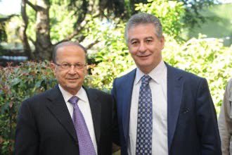 MeCharbelEid's tweet image. التيار العوني الذي بحسب عصام ابو جمره كان مؤسسه ميشال عون ينوي الذهاب الى الشريط الحدودي الذي كان محتلاً من قبل اسرائيل عندما اشتدّ الخناق عليه،
والذي حوكم له قيادي ومرشحه على المقعد النيابي في زغرتا فايز كرم بتهمة العمالة لاسرائيل... يروي الأكاذيب بحق وزير السيادة اللبنانية…