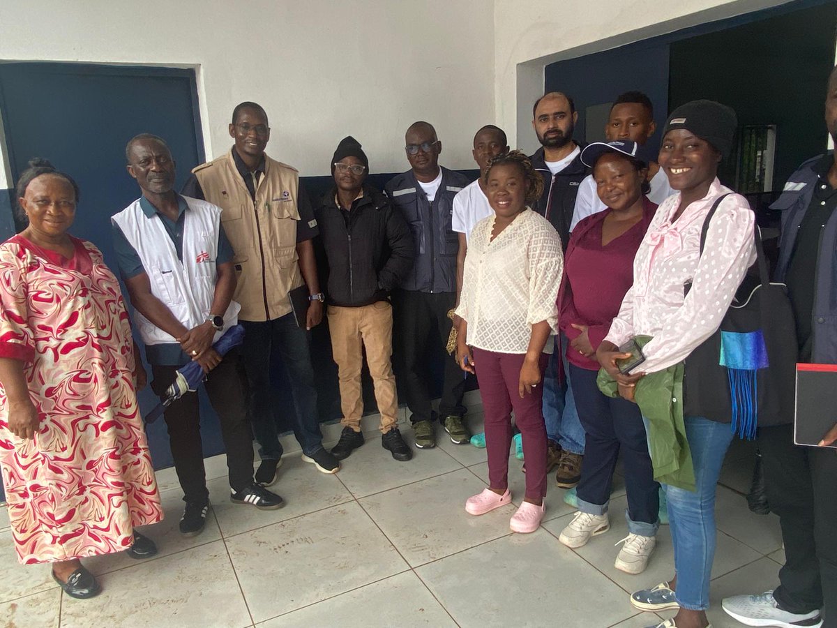 WHOSierraLeone's tweet image. WHO & Institute Pasteur Dakar team met with the district lab team to explore solutions for timely and safe sample transportation.
They also visited the treatment & isolation unit at Makeni Regional Hospital to assess ongoing case management efforts.