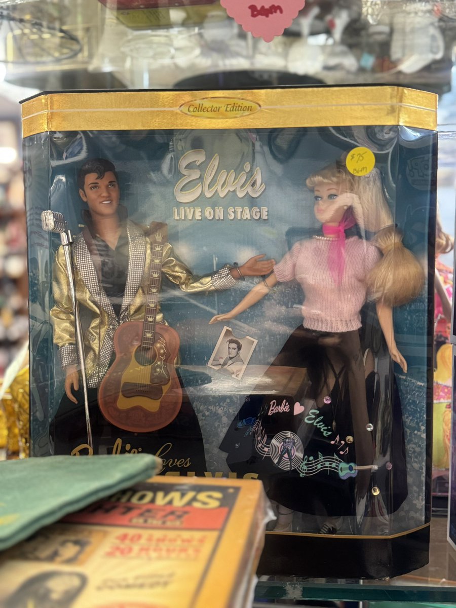 eploverdoll's tweet photo. we love elvis thrifting 💗 https://t.co/9PGG3YCMod