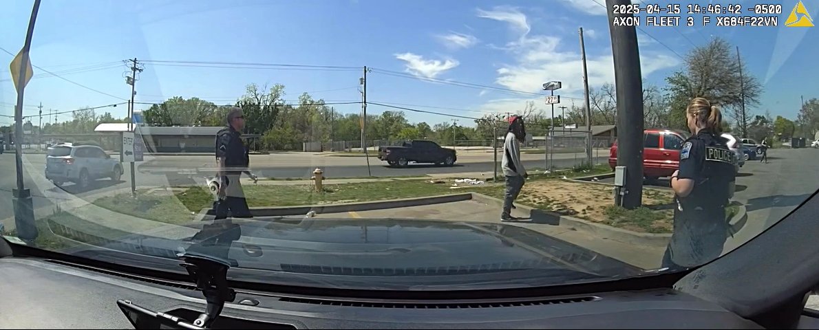 Erin_Christy's tweet image. After airing footage that showed Kemonte Hampton injured when an officer forgot to put a car in park, many of you wanted to know--what were the moments that led up to the arrest? I have the latest dash&body cam & will air the story at 5pm. I'll also post a link after it airs.