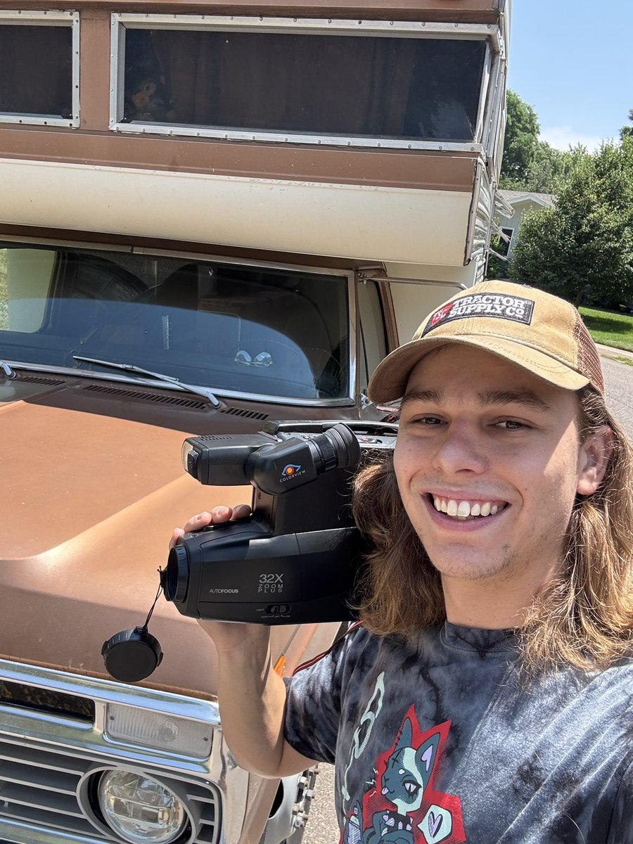Puro_Simp621's tweet image. Home for the next 17 days, up to Oshkosh, then the rest of the way across the country to home!