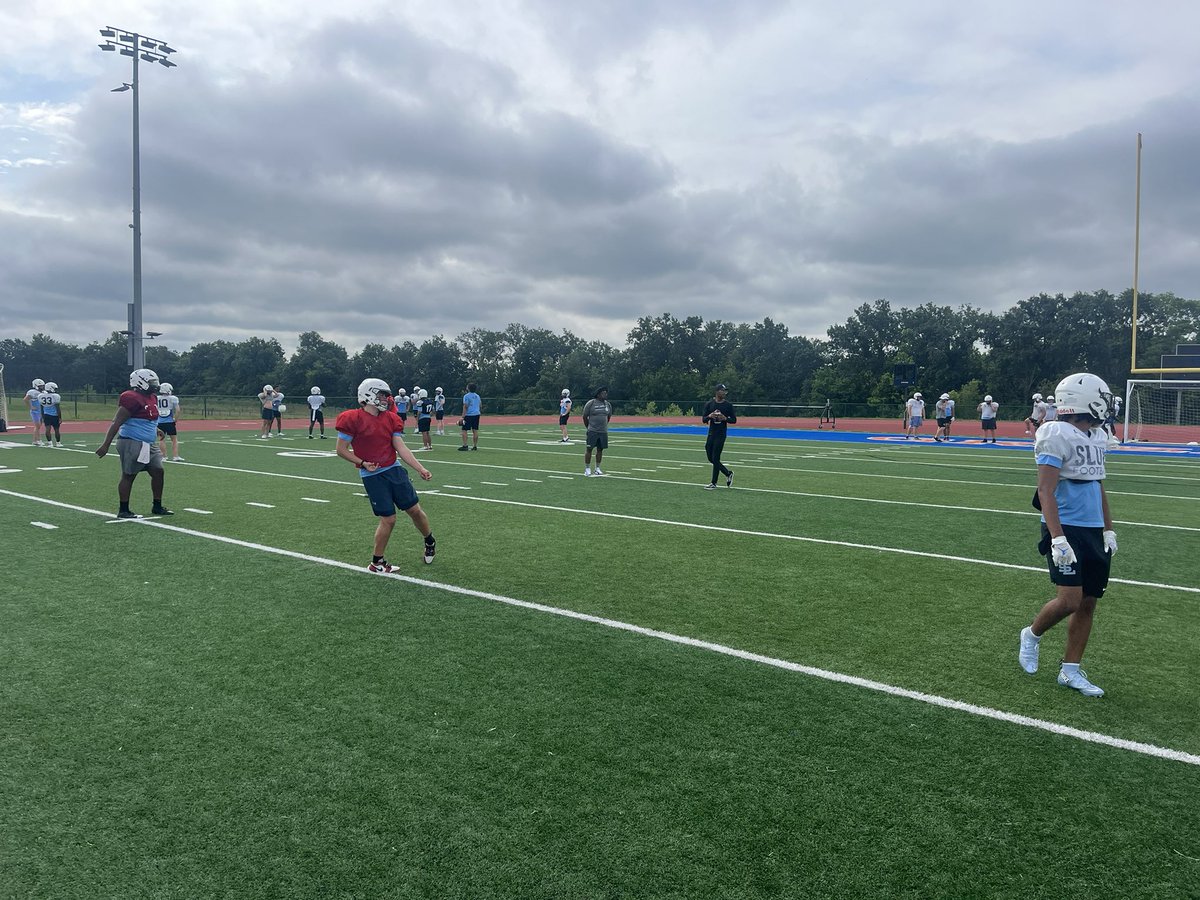 CoachAdamCruz1's tweet image. Great start to day 2 of team travel camp-thanks to @NPGrizzliesFB for being great hosts and the Grizzlies and @SDAll_In for the work before we headed back out to MDS! Joint #2 on deck tonight #Allin #USWAG