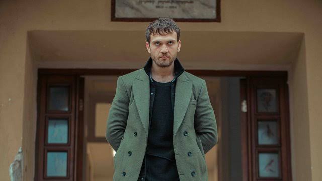 Szymanski sahada şöyle takılıyo