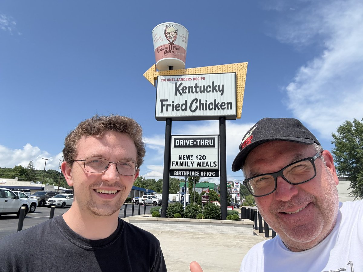 #SummerTour25 continues with a visit to the Colonel at the Original KFC in Corbin, Ky. <a href="/kfc/">KFC</a> <a href="/FrancisSc0ttKey/">FrancisScottKey</a> <a href="/ilovealanmenken/">Jack C</a>