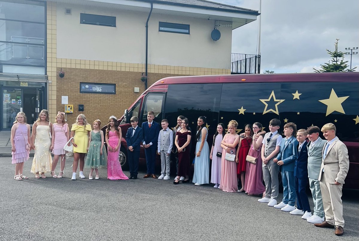 oaklandsprimary's tweet photo. Derw 2025 celebrating at their prom. #TeamOPS https://t.co/Z3uOq9LM30