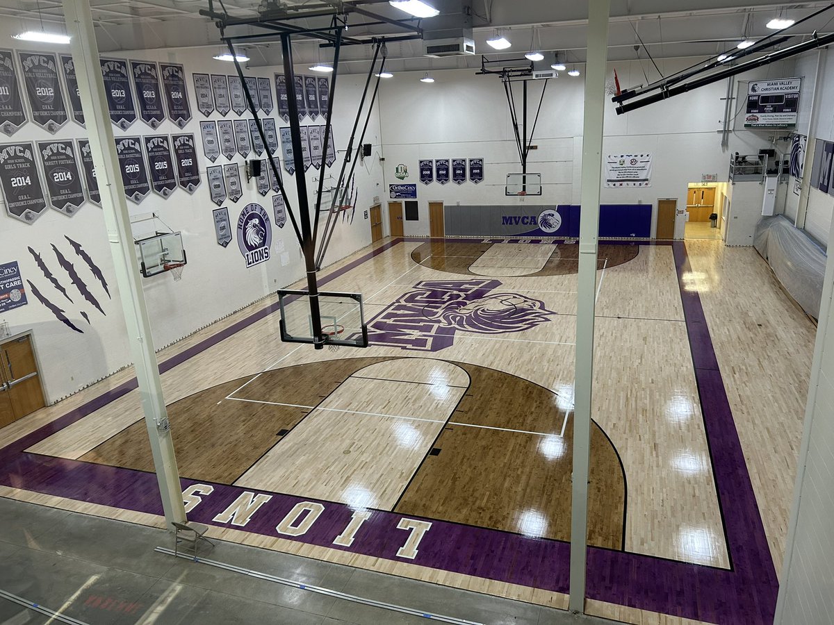 👀

Things are finished up with the gym  floor makeover this week and looking real nice!

Will be open for use on Saturday!