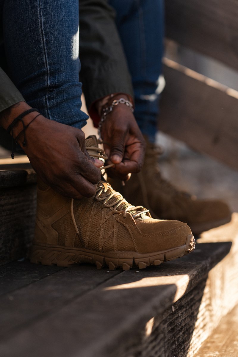 Happy Monday. Time to lace up. 👊

#LaceUpAMERICA