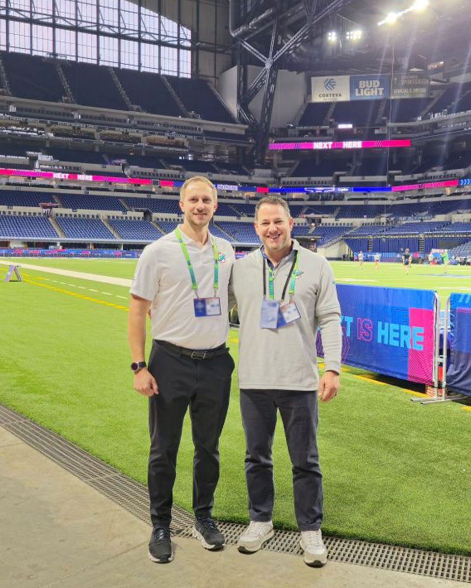 FIUMedicine's tweet image. Congrats Dr. Steven Hale--officially a FIU/Baptist Health Primary Care Sports Medicine Fellowship grad! 🎓 We’re glad he&apos;s staying with Baptist Health as a primary care sports medicine physician. 👏 
@BHAcademics @BaptistHealthSF
#FIUMed #BaptistHealth #SportsMedicine