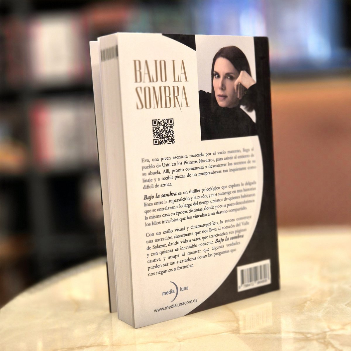 SandorMaraiLib's tweet image. Este sábado 19 de julio a las 18 hrs, Catalina Guzmán Bremer y @Javier_Corral te esperan en Sándor Márai Librería para presentar #BajoLaSombra. Llévate tu ejemplar autografiado y déjate atrapar por este thriller psicológico. Reserva tu lugar por WhatsApp: 6143725212. ¡No faltes!