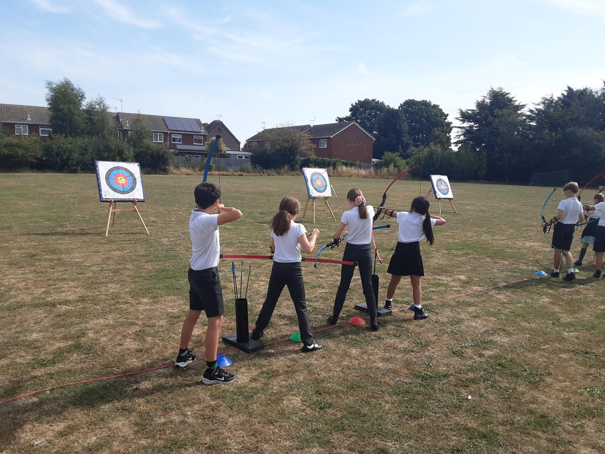 FelixPrimary's tweet photo. Archery for enrichment week! #sapientia https://t.co/iy2iZsJpzK