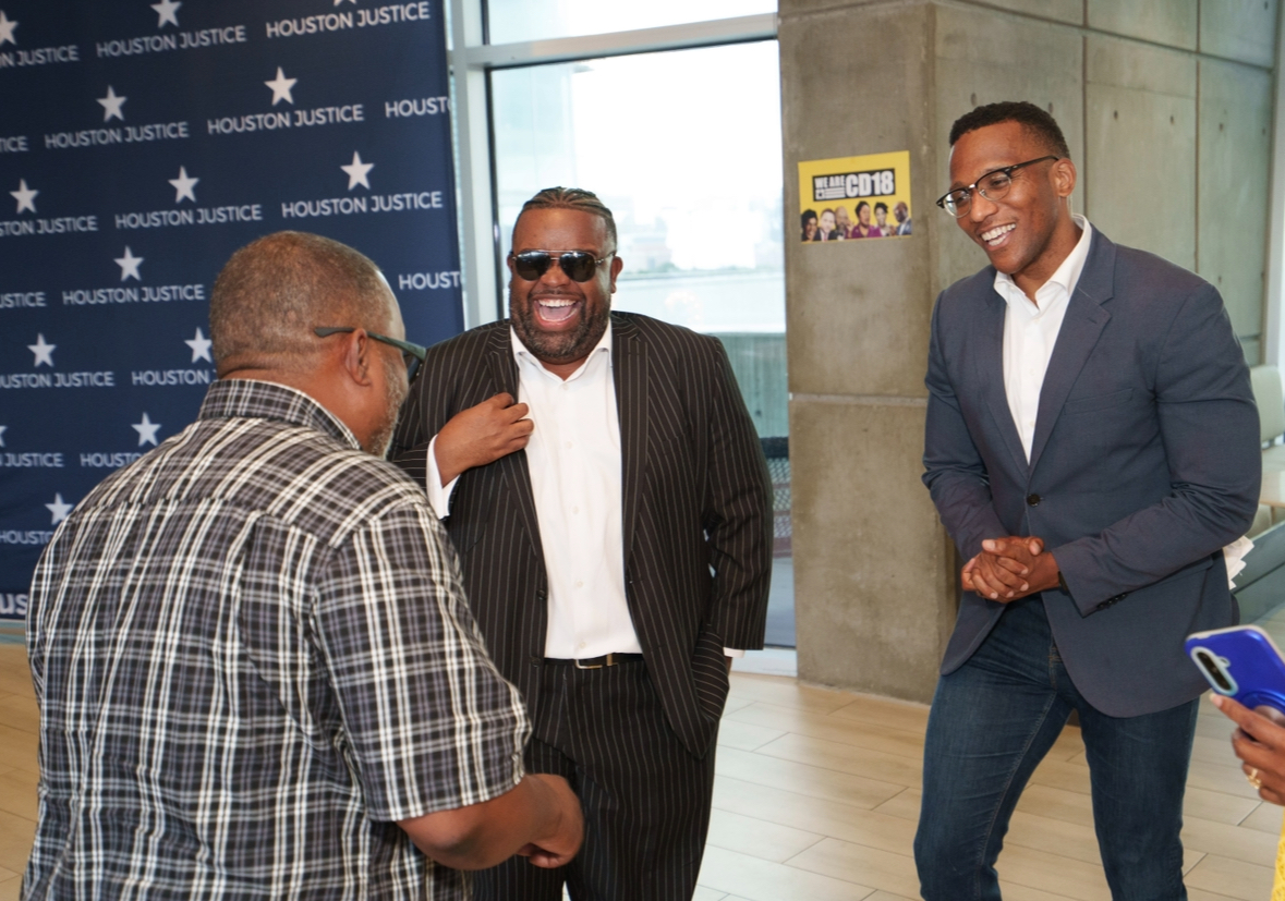CDMenefee's tweet image. The energy for our campaign is REAL🔥
Grateful to be with neighbors and friends, this is what community looks like.
Big thanks to Durrel Douglas and Houston Justice for bringing us together to talk about fighting for our communities in TX18.