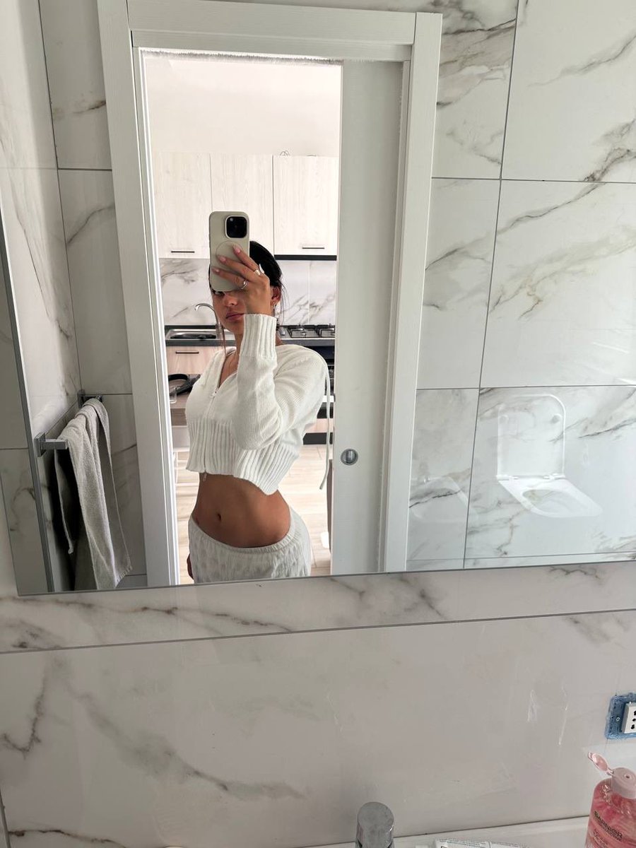 cherrymacaa's tweet image. good morning (say it back)