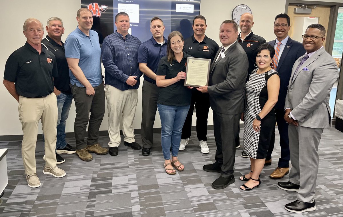 Another board of education visit to celebrate last year’s #1 school in our district for dual credit <a href="/MCHSDistrict111/">MCHS District #111</a>⁩ is a great 12x12x12 partner to ⁦<a href="/JolietJrCollege/">Joliet Junior College</a>⁩ &amp; we presented them with a proclamation to honor their success! #dualcredit #minooka ⁦<a href="/JJCalumni/">JJC Alumni</a>⁩
