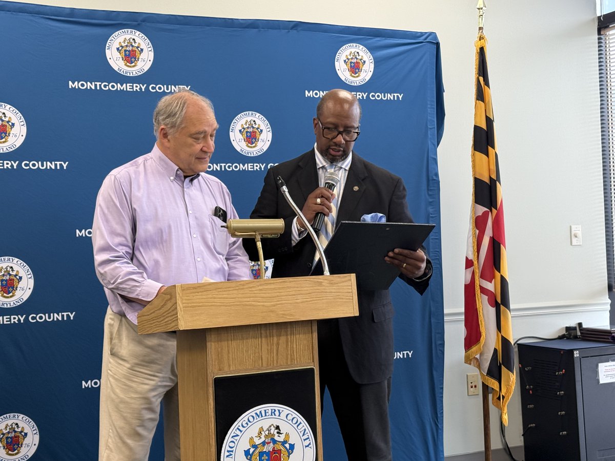 MontCoExec's tweet image. This week, we celebrated 30 years of @MoCoDHHS, an agency that never closed during COVID, saved lives through science & continues to serve every resident with equity and compassion. Thank you to every DHHS staff member and partner who makes Montgomery County stronger every day.