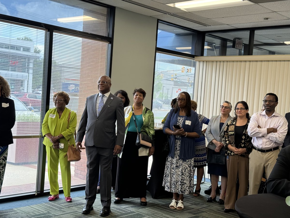 MontCoExec's tweet image. This week, we celebrated 30 years of @MoCoDHHS, an agency that never closed during COVID, saved lives through science & continues to serve every resident with equity and compassion. Thank you to every DHHS staff member and partner who makes Montgomery County stronger every day.