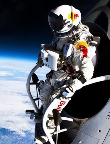 w_kubitschek's tweet image. RIP Felix Baumgartner.
Eine echte Legende ist heute gestorben!