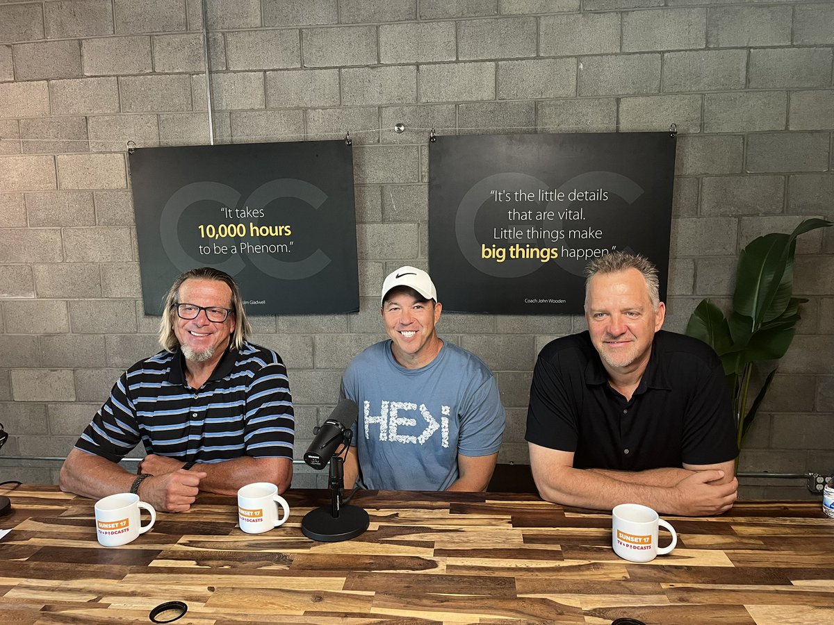 Sunset_Rewind's tweet image. Huge thank you to @GregBiggins of @247Sports for stopping by the studio and letting us interview you. We appreciate you telling us your story and your knowledge when it comes to high school football is amazing. We hope to have you back in the studio again!