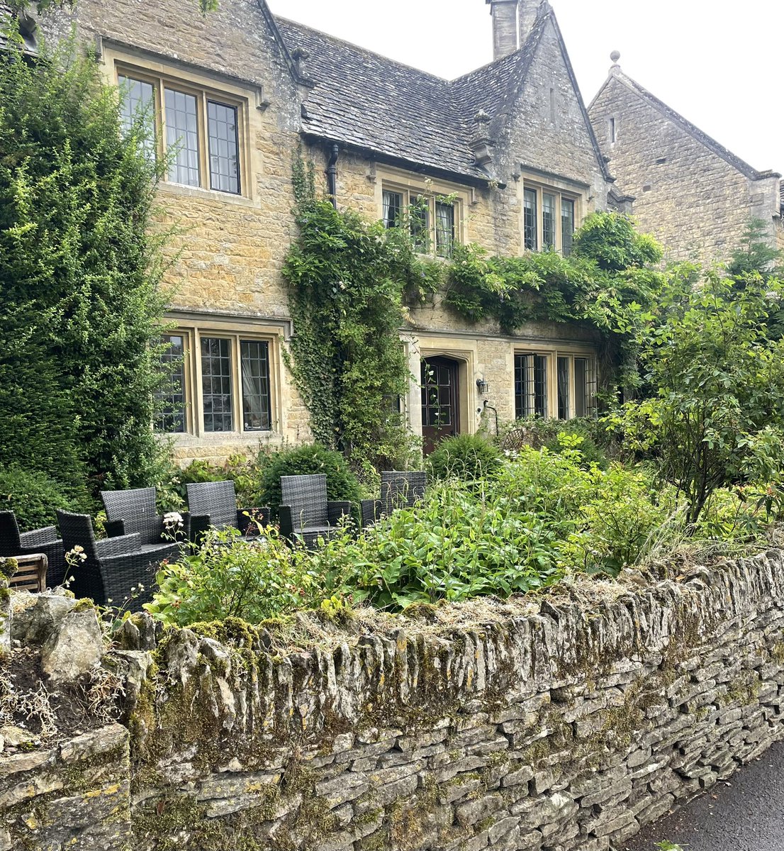 dasayan05's tweet image. Britain’s countryside.

A memorable trip to Cotswolds.