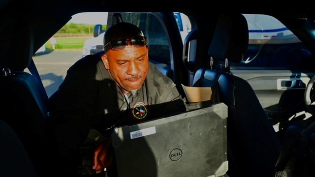 TxDPS's tweet image. Vehicle &amp;amp; Technical Services personnel are working behind the scenes in Kerr Co. to program radios, enabling DPS personnel searching debris fields to communicate. These are just some of the hundreds still assisting our local, state &amp;amp; federal partners. #protectandserve