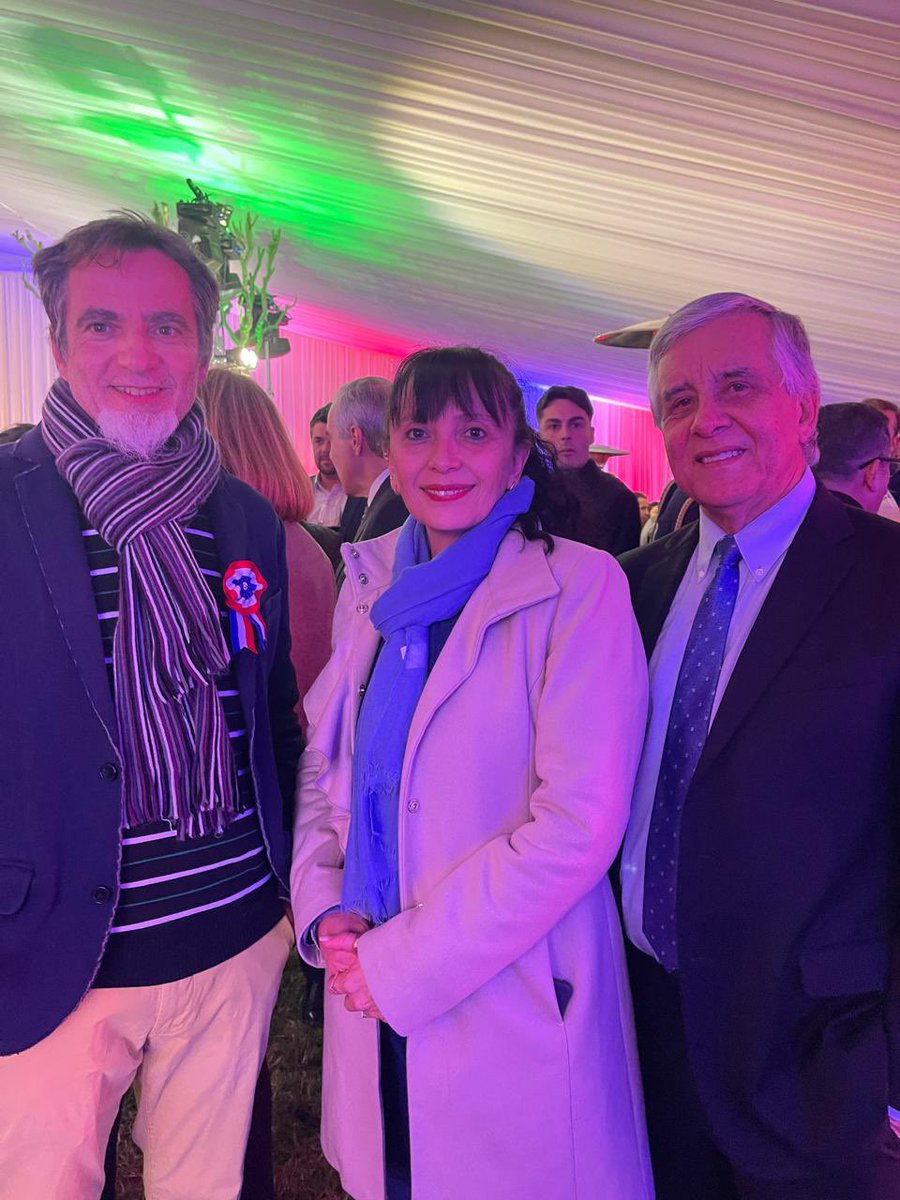 Sergio Lavandero (@sergiolavandero) on Twitter photo 🇫🇷 Saludos a la República Francesa en su Fiesta Nacional
El pasado 14 de julio celebramos el Día Nacional de Francia en Chile. Agradezco a la <a href="/EmbChileFrancia/">Embajada de Chile en Francia</a> por la invitación a esta conmemoración, que recuerda los valores de libertad, igualdad y fraternidad. 🇫🇷 Saludos a la República Francesa en su Fiesta Nacional
El pasado 14 de julio celebramos el Día Nacional de Francia en Chile. Agradezco a la <a href="/EmbChileFrancia/">Embajada de Chile en Francia</a> por la invitación a esta conmemoración, que recuerda los valores de libertad, igualdad y fraternidad.