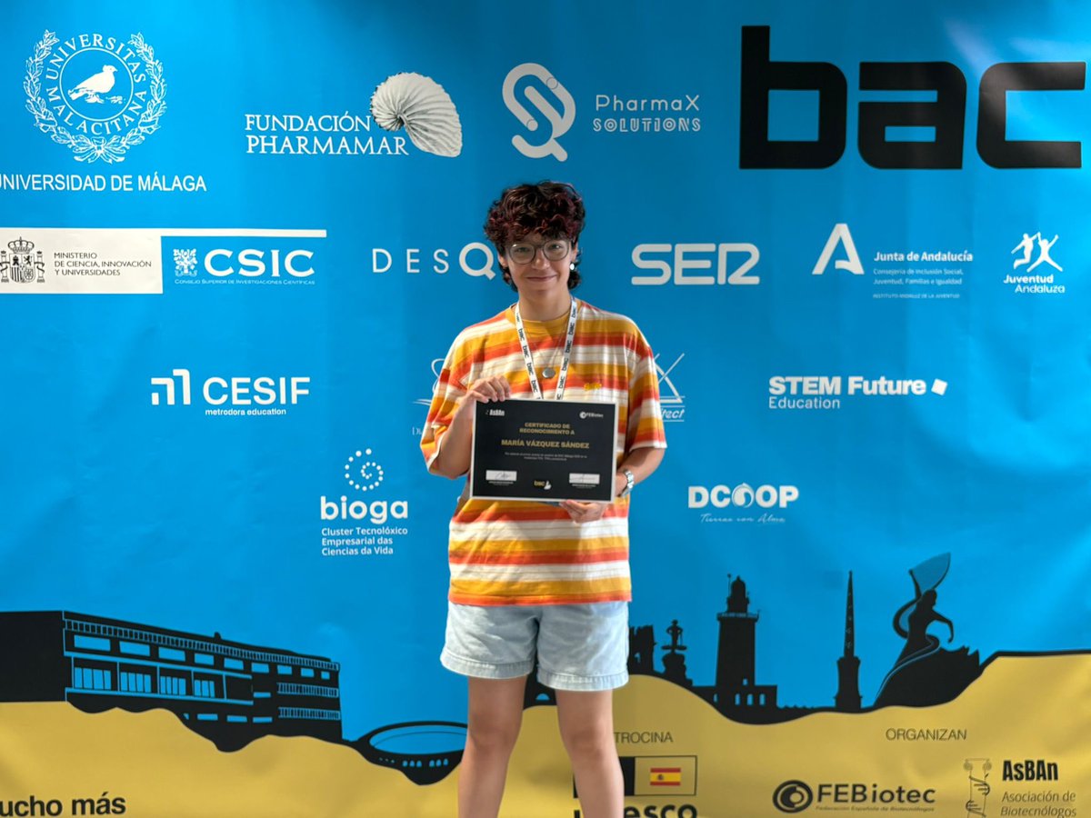 CICYTEX's tweet image. 🏆Mª Vázquez está haciendo su TFG en @CICYTEX y en el Congreso @BAC_FEBiotec en Málaga ha recibido el 1er. Premio por su póster científico sobre👇
👩🏻🔬Estudio de 2️⃣ genes 🧬relacionados con resistencia a herbicidas en 𝐸𝑐ℎ𝑖𝑛𝑜𝑐ℎ𝑙𝑜𝑎 ☣️
🙌Enhorabuena linkedin.com/posts/cicytex_…