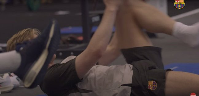 Frenkie de Jong hot body and huge bulge