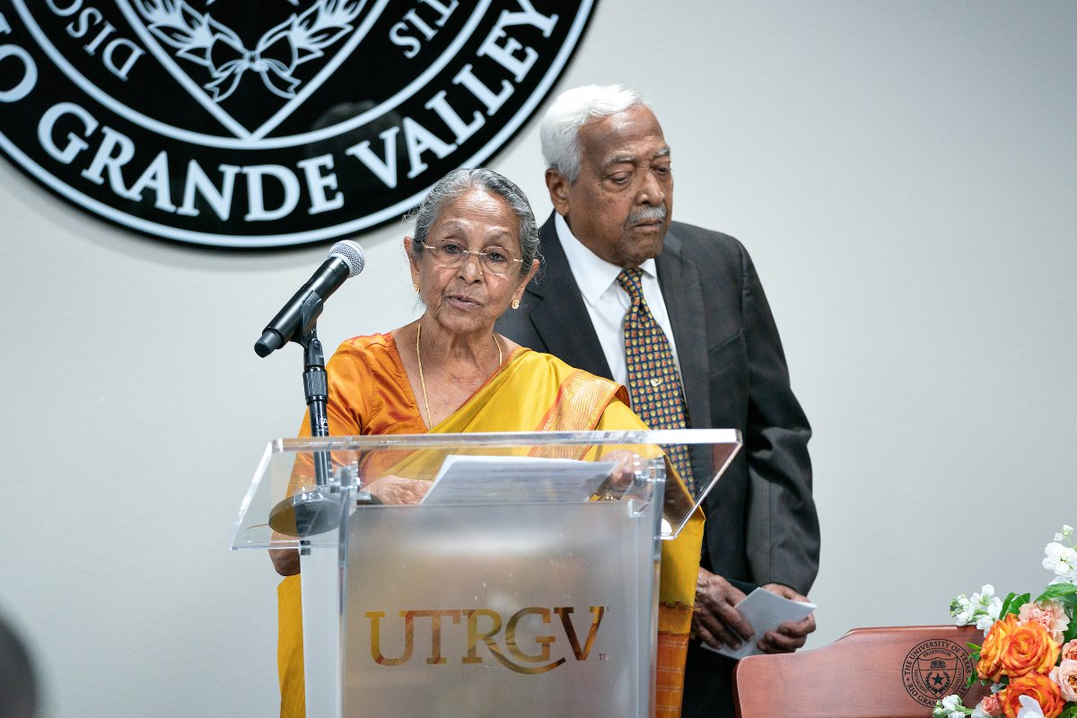UTRGVNewsroom's tweet image. Legacy of Healing and Hope 🩺Drs. Subram G. & Elizabeth G. Krishnan have dedicated years to care & community service in the #RGV. Now, they’re taking their commitment even further by establishing the first endowed chair in orthopedic surgery @UTRGVSOM
🔗: utrgv.news/endowed-chair-…