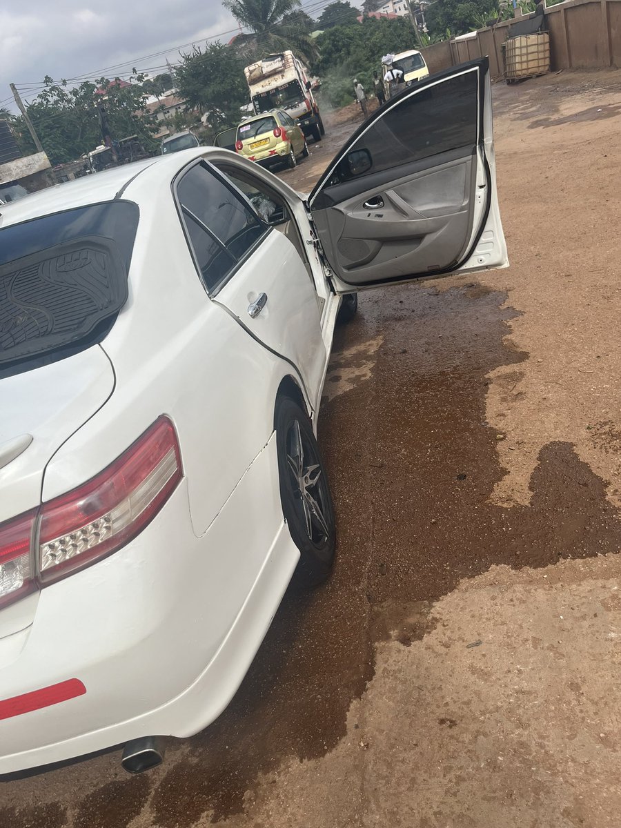 yawgame1's tweet photo. Toyota Camry 2008 model 
55000gh money needed urgently 
0248355104 https://t.co/G0QH1qXH26