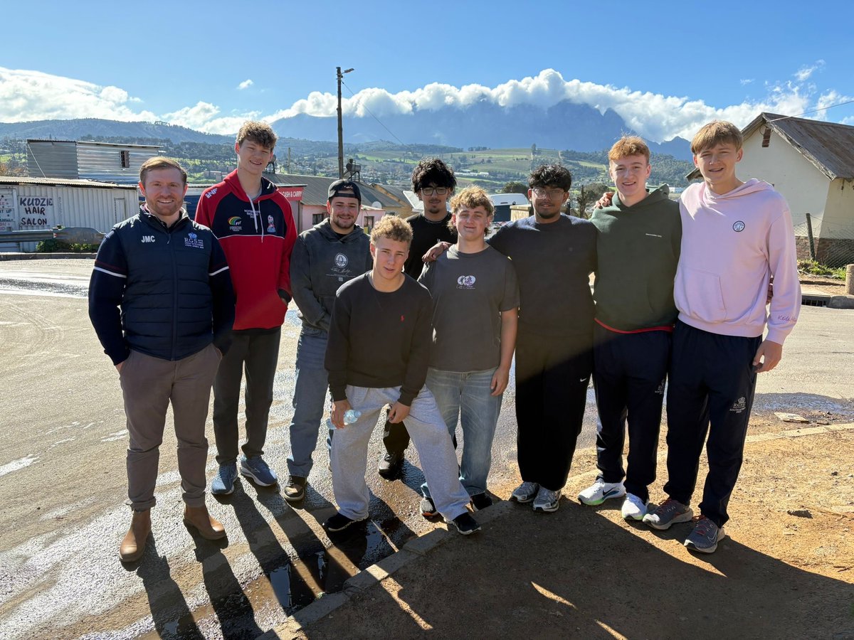 RGSHWSport's tweet image. Senior Rugby Tour (Weds) - a tour of Kayamandi Township and opportunity to donate books to their library, followed by a walking tour of Amazink to learn the history of this vibrant community.
@edwindoransport  @Hawkinsport  @rgshw  @rgshwboarding #TheRGSHWWay