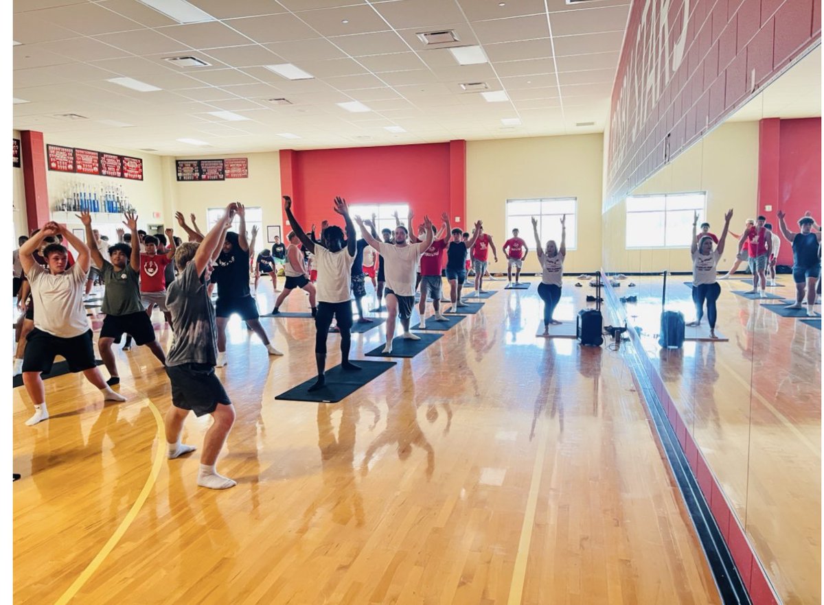 CrosbyISD's tweet image. 🧘♂️🏈 Stretching for Success!
Crosby ISD football players hit the mat with Ms. Renee Stewart for a yoga session focused on strength, balance & mindfulness. 💪🧘♀️
Thanks for helping our athletes prep body & mind for the season!
#CrosbyISD #YogaForAthletes #CrosbyFootball
