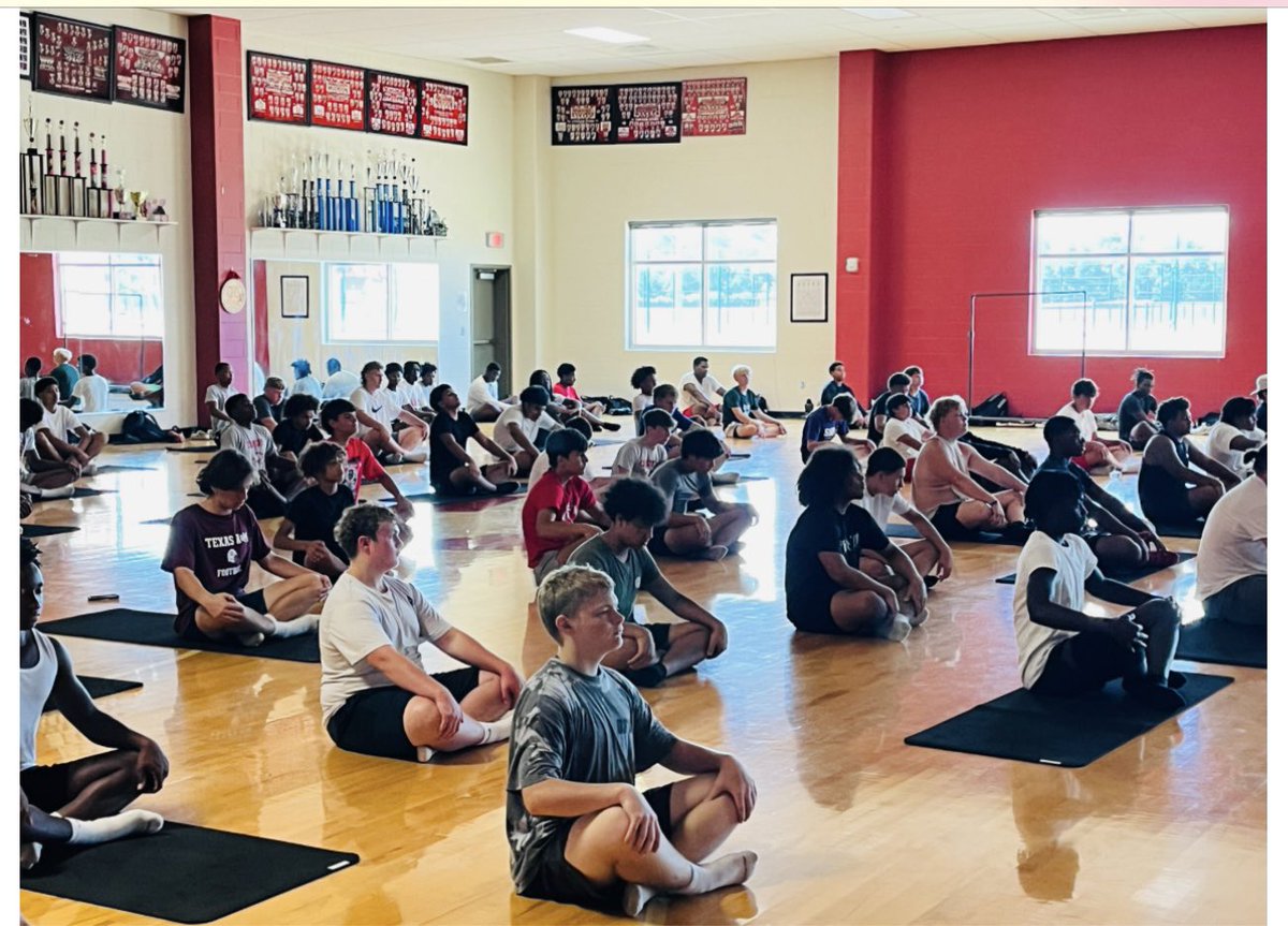 CrosbyISD's tweet image. 🧘♂️🏈 Stretching for Success!
Crosby ISD football players hit the mat with Ms. Renee Stewart for a yoga session focused on strength, balance & mindfulness. 💪🧘♀️
Thanks for helping our athletes prep body & mind for the season!
#CrosbyISD #YogaForAthletes #CrosbyFootball
