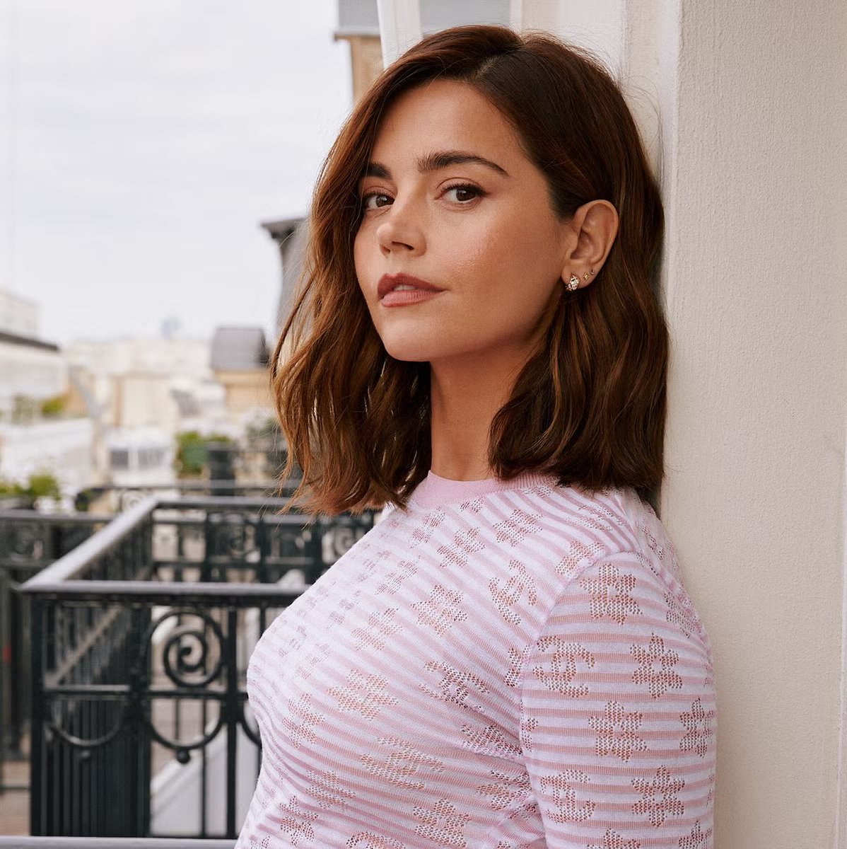 WhoCraved's tweet image. Jenna Coleman gives her take on Mercury being in retrograde | 🚨
“Again? I only just got over the last one”