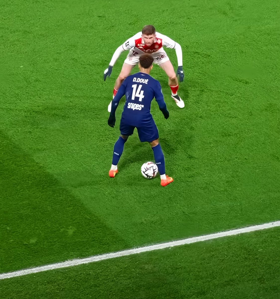 UnscriptedFooty's tweet image. If you’re a baller, What move are you pulling in This Situation🥶