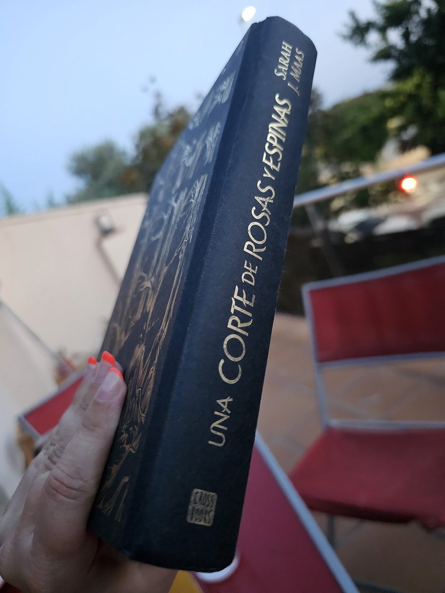 He acabat de llegir el primer d' ACOTAR!!