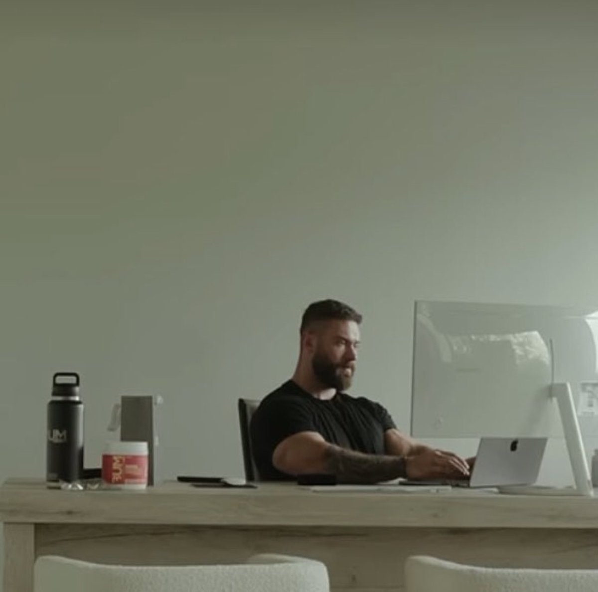 How <a href="/0xCrane/">Crane</a>, <a href="/lolmcshizz/">lolmcshizz</a> and <a href="/LeemoXD/">Leemo</a> look like when starting to be a "coder" by vibing themselves to the max. "Claude make me some app"