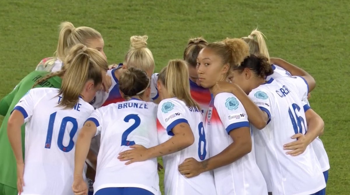 InfernalBore's tweet image. Turns out you can sum up Lauren James' performance in one photo...
#WEURO2025 #SWEENG #Lionesses