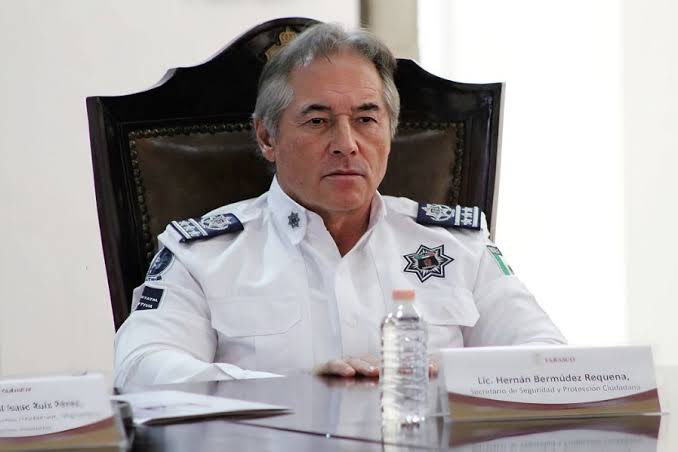 🚨#ÚLTIMAHORA

Trasciende la muerte de Hernán Bermúdez Requena en Panamá. El ex secretario de seguridad de Tabasco, habría muerto de un paro cardíaco cuando intentaba huir a España. ¿Será?

Información: FB Red Poder