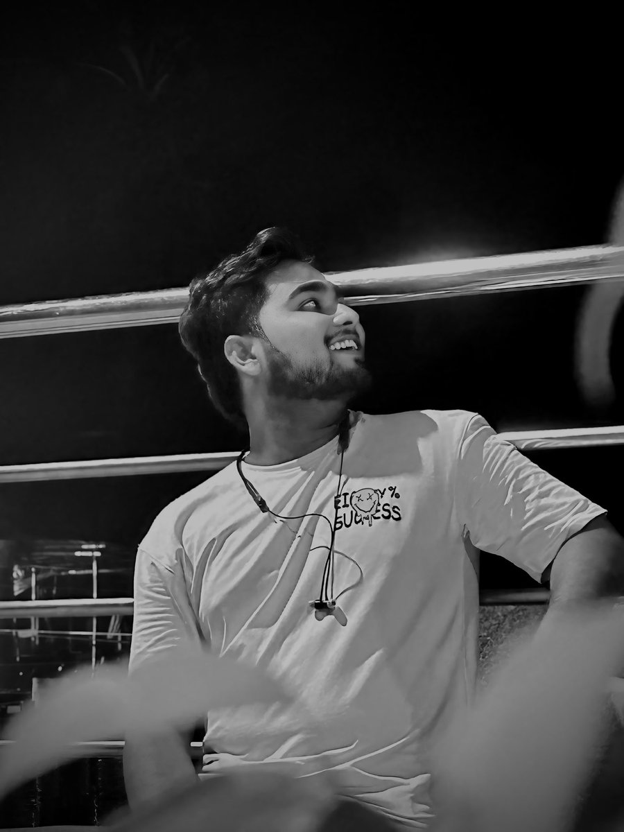 sahirul_7's tweet photo. Dil hi toh hai, muskuraane se sambhal jaayega,
Ye raat bhi kisi roz dhal jaayega ..💫

Sahirul Khan #cutesmile #candidmoments #cutesmilechallenge https://t.co/wfDbxqGZA0