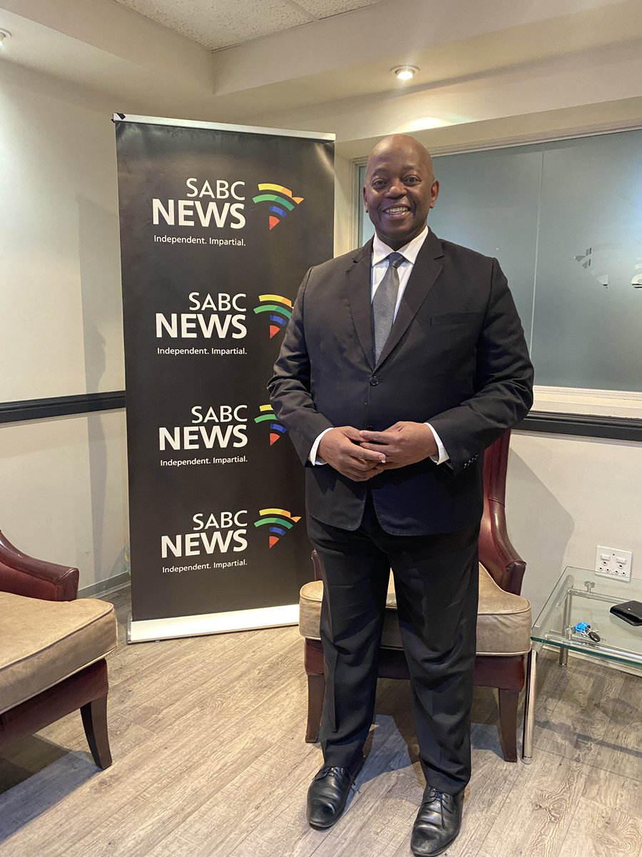 peterndoro's tweet image. It’s quite a thing being a guest at @SABC TV News tonight, a place I welcomed so many guests over many years. It was chatting to Mpho Sithole about my memories with the the TV News team as we Celebrate 75 years of SABC News. What an honour and privilege to be part of the story.…