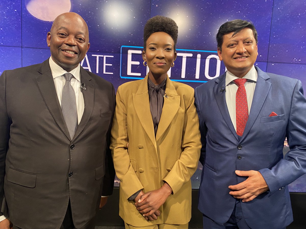 peterndoro's tweet image. It’s quite a thing being a guest at @SABC TV News tonight, a place I welcomed so many guests over many years. It was chatting to Mpho Sithole about my memories with the the TV News team as we Celebrate 75 years of SABC News. What an honour and privilege to be part of the story.…