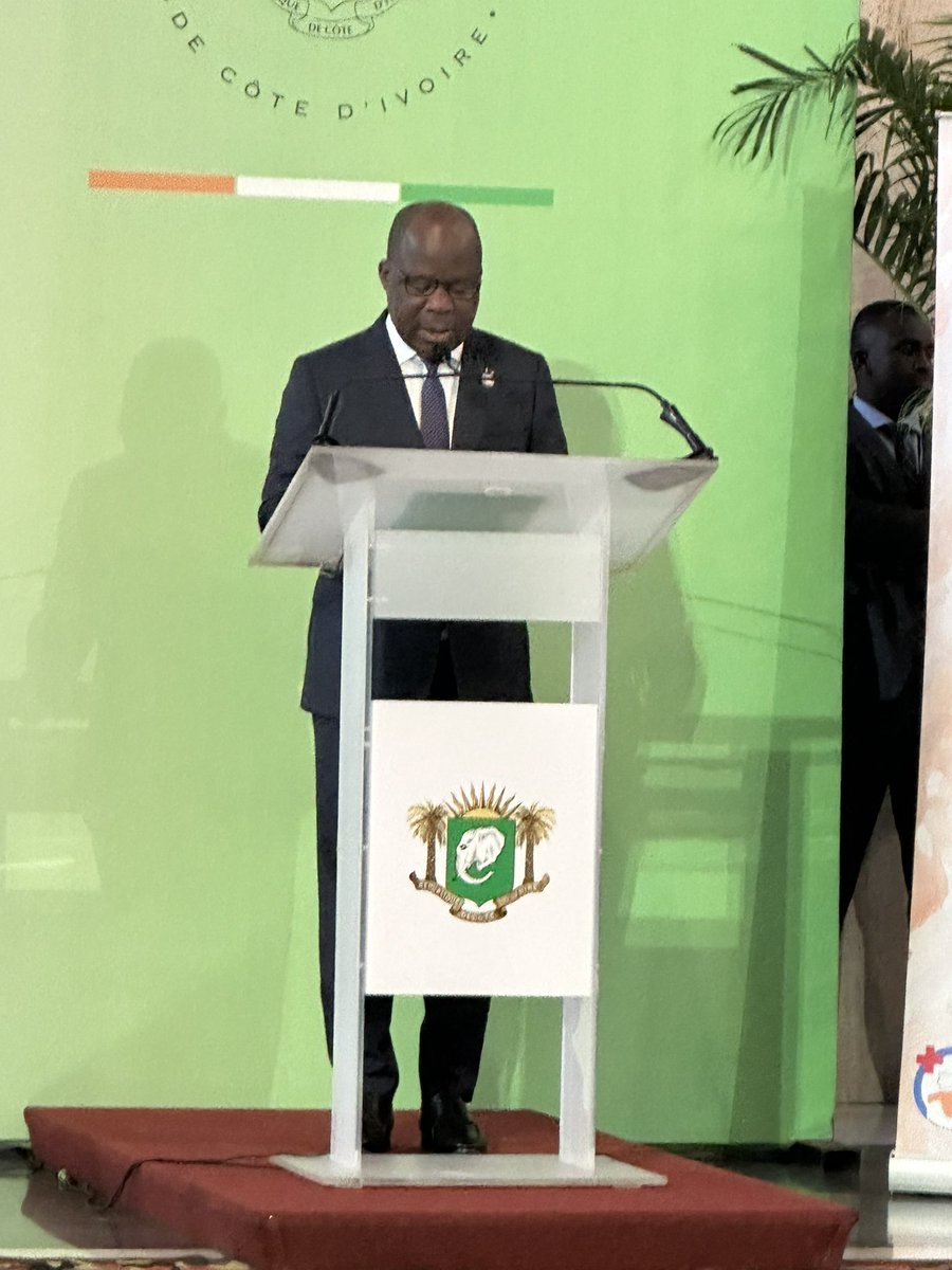 Ce matin, j’ai assisté à la cérémonie en présence du Vice-Président de la République @Meyliet_Kone et de <a href="/Winnie_Byanyima/">Winnie Byanyima</a> <a href="/onusida/">onusida</a>.

Avec 66% de nouvelles infections à VIH en moins, 75% de décès dus au sida en moins depuis 2010,🇨🇮montre l'exemple dans la lutte pour #EndAIDS.