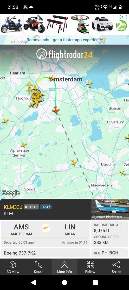 Cor10792734's tweet photo. @KLM kankerclub vliegt onze leefomgeving aan flarden, dit is geen leven! Wat een goor vliegTuig! De hele dag vliegen ze over onze dorpen en steden, vergallen onze levens en gezondheid. #KilltheHub ββοΈβ
#krimpschiphol #MakeThemPay https://t.co/1Vr3EvBo90